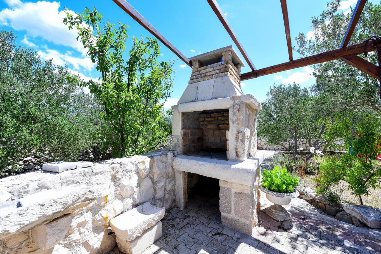 Apartment Magas With Private Pool