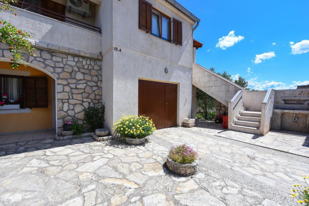 Apartment Magas With Private Pool