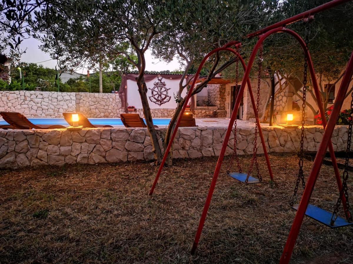 Magas With Private Pool Apartment Vinjerac